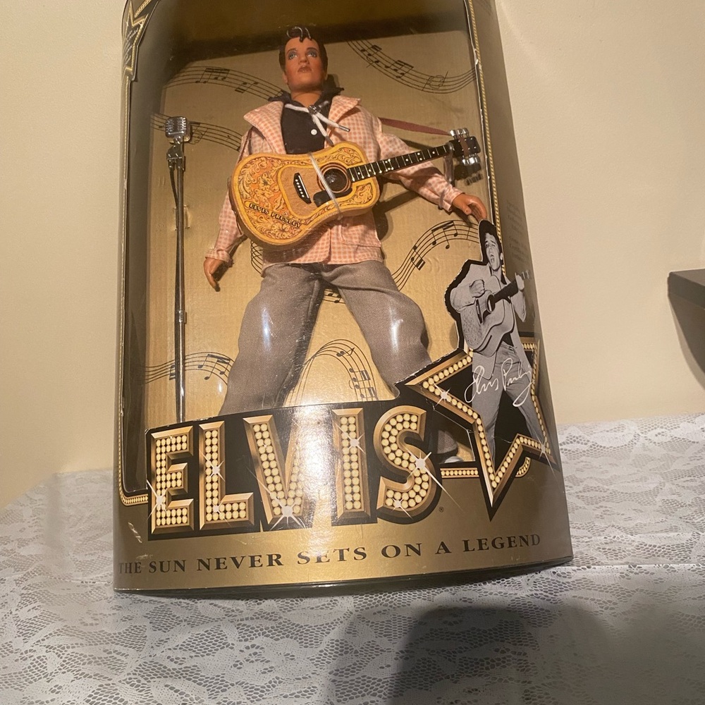 1993 Hasbro ELVIS Teen Idol 'The Sun Never Sets on a Legend' Collector Doll